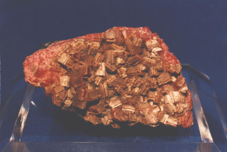 Mineral Specimens - Johannsenite on Rhodonite, Franklin, NJ